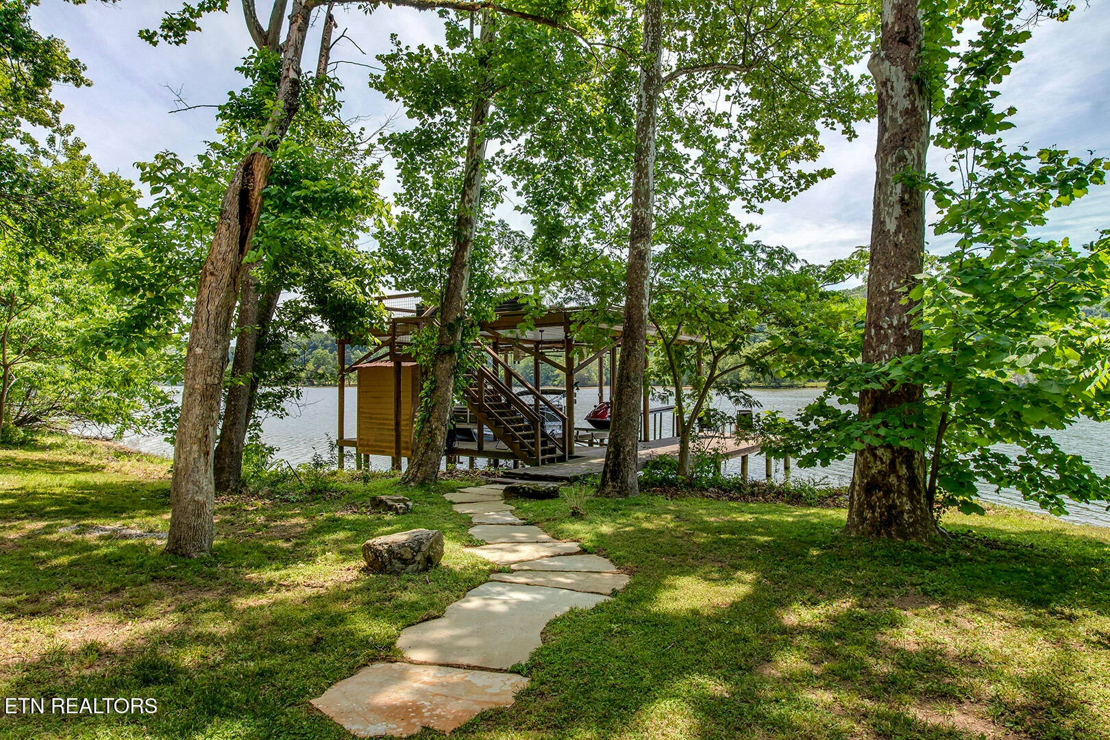 880 880 Skyline Drive, Harriman, Tennessee, 37748, USA, 3 Bedrooms Bedrooms, ,4 BathroomsBathrooms,Residential,For Sale,880 Skyline Drive,6c9e6ce5-d78a-4ae4-a55c-fa9f55