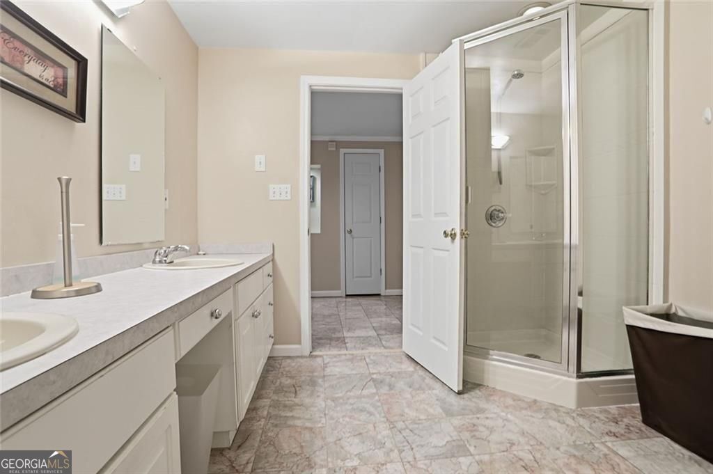 Seller willing to contribute up to $15,000 in seller concessions with – image 42