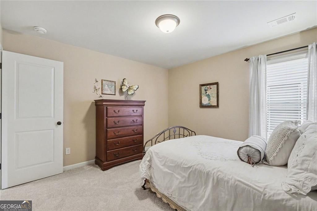 $5000 to BUYERS closing costs with acceptable offer! Beautiful east fa – image 26