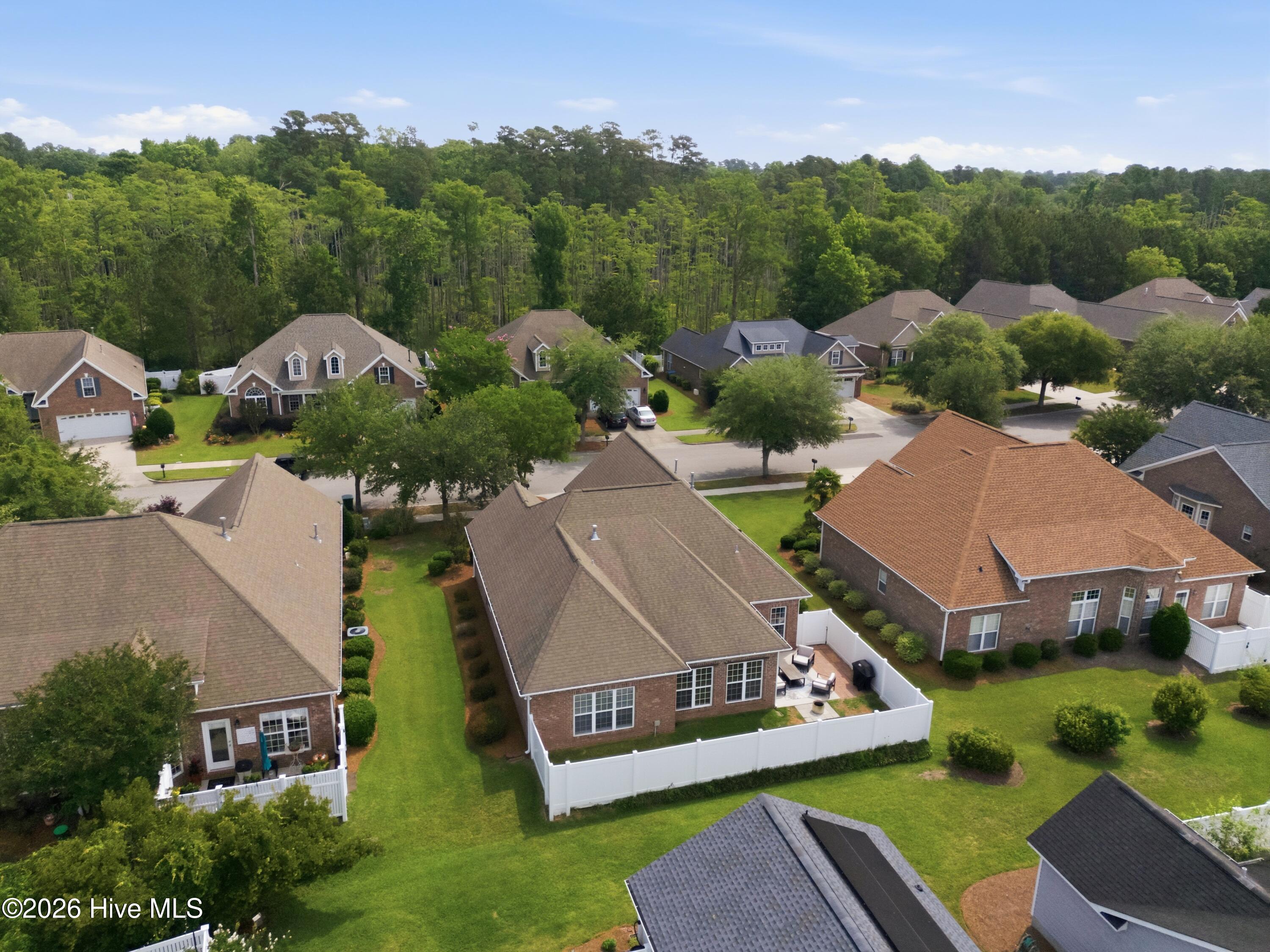 Welcome to this beautifully updated brick home featuring 4 bedrooms an – image 43