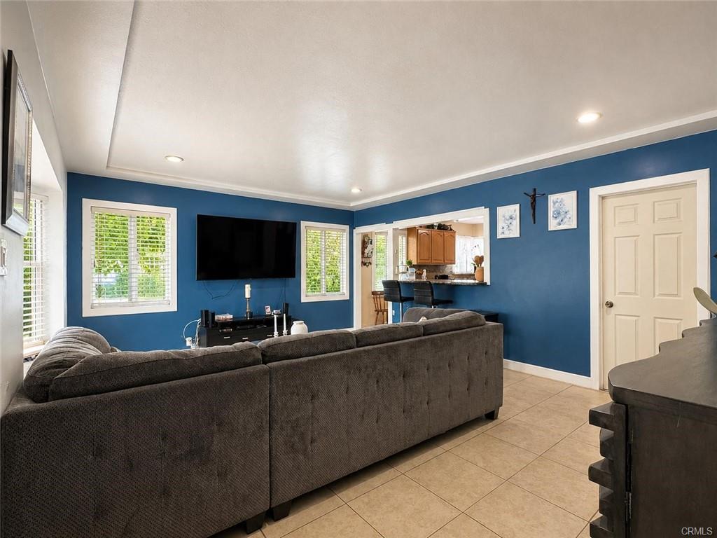 8617 8617 Ivy St, Los Angeles, California, 90002, USA, 5 Bedrooms Bedrooms, ,Residential,For Sale,8617 Ivy St,MB26135921