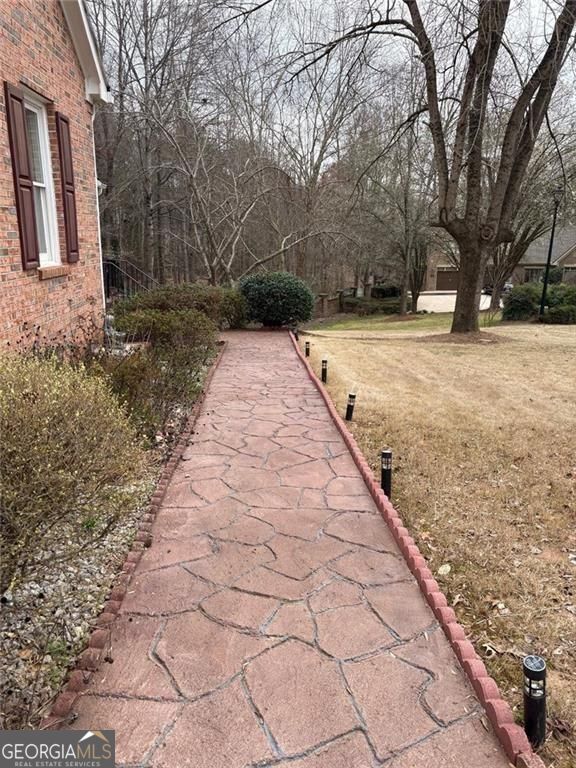 This residence is listed under appraised value and it is situated in a – image 4