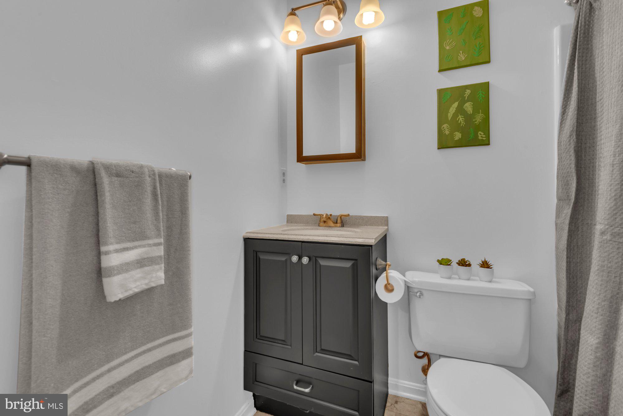 Well Cared for Home in Foxmoor located in a Cul-De-Sac. Fresh Paint, W – image 23