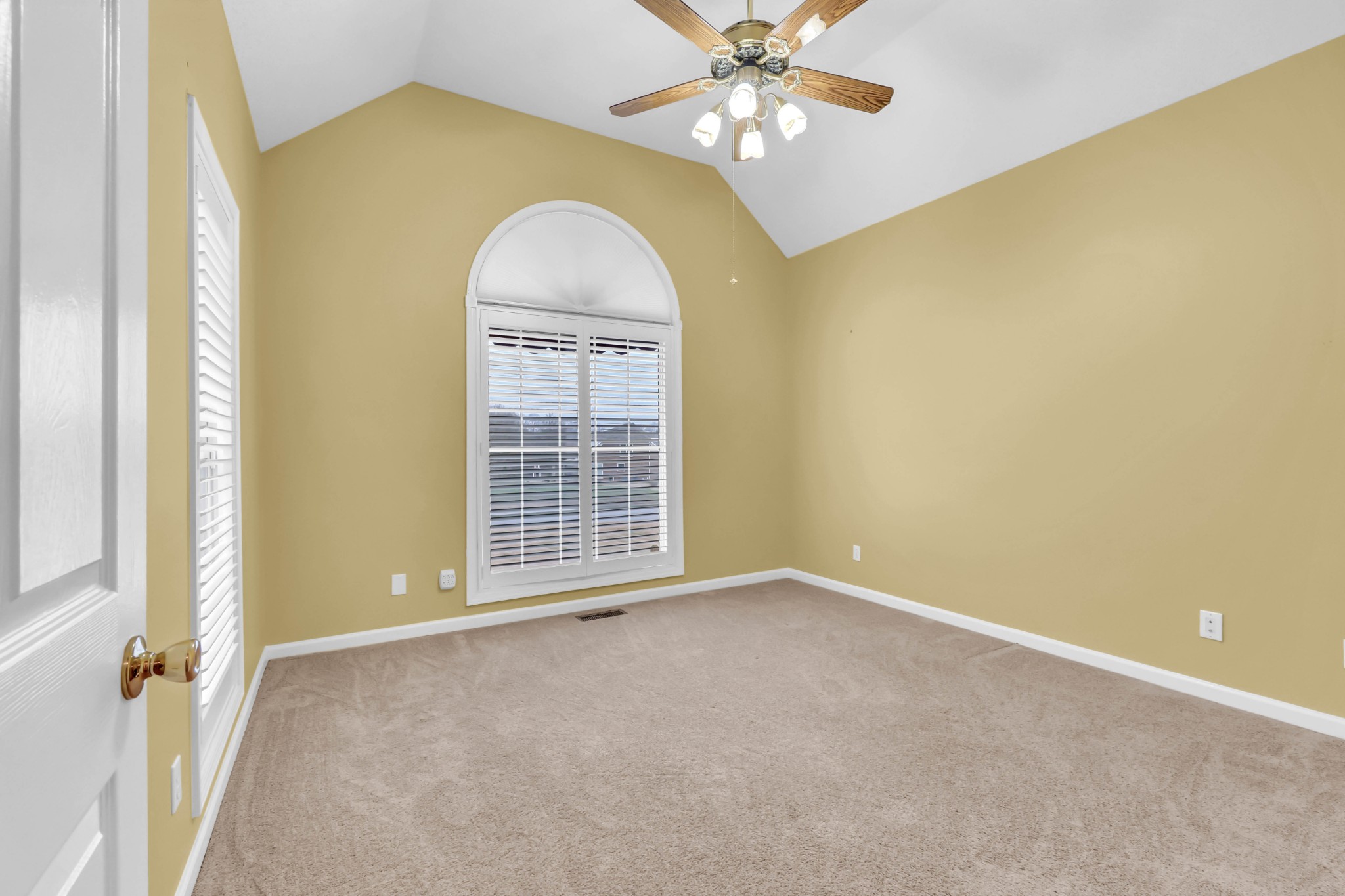 Come & make this One-Level All-Brick Custom Ranch with Bonus Room Car – image 15