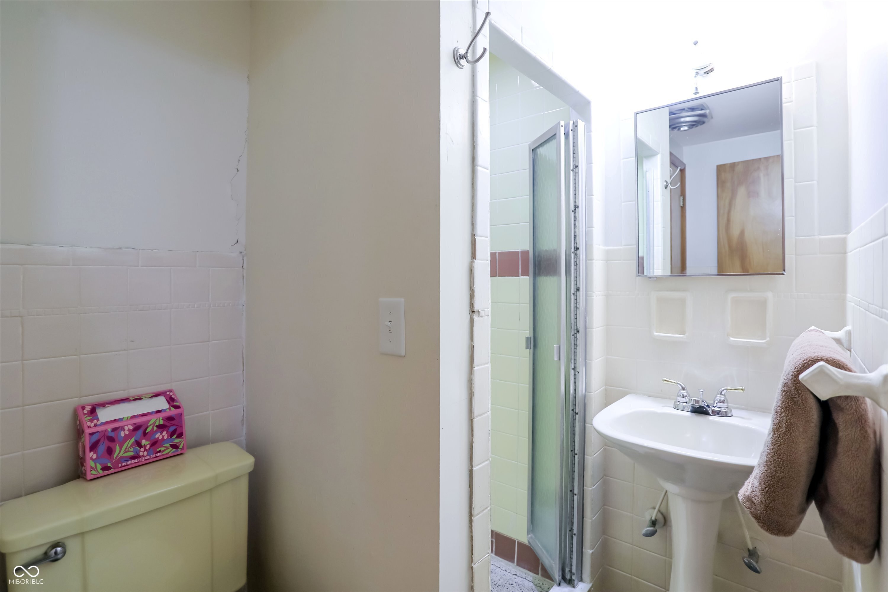 410 410 W Ash Street, Zionsville, Indiana, 46077, USA, 3 Bedrooms Bedrooms, ,2 BathroomsBathrooms,Residential,For Sale,410 W Ash Street,3dd59809-0021-48b9-a32f-4220e5