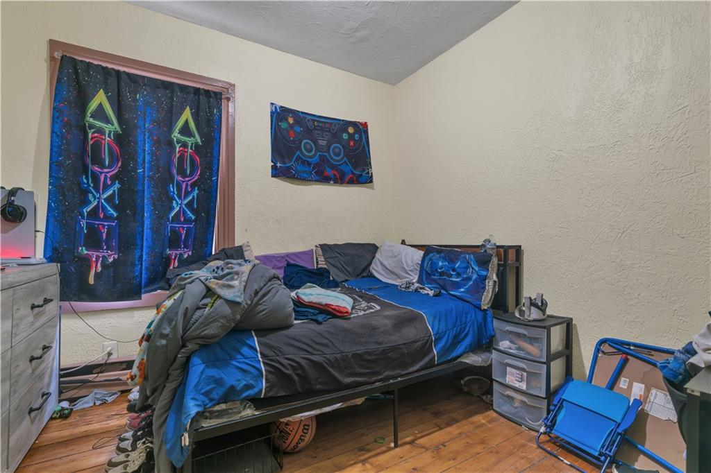 Fantastic opportunity to own a three-family home in Providences vibran – image 3