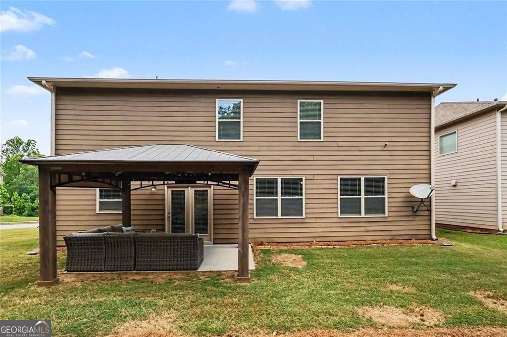 Location, location for this one, so close to the Mall of Georgia with – image 37