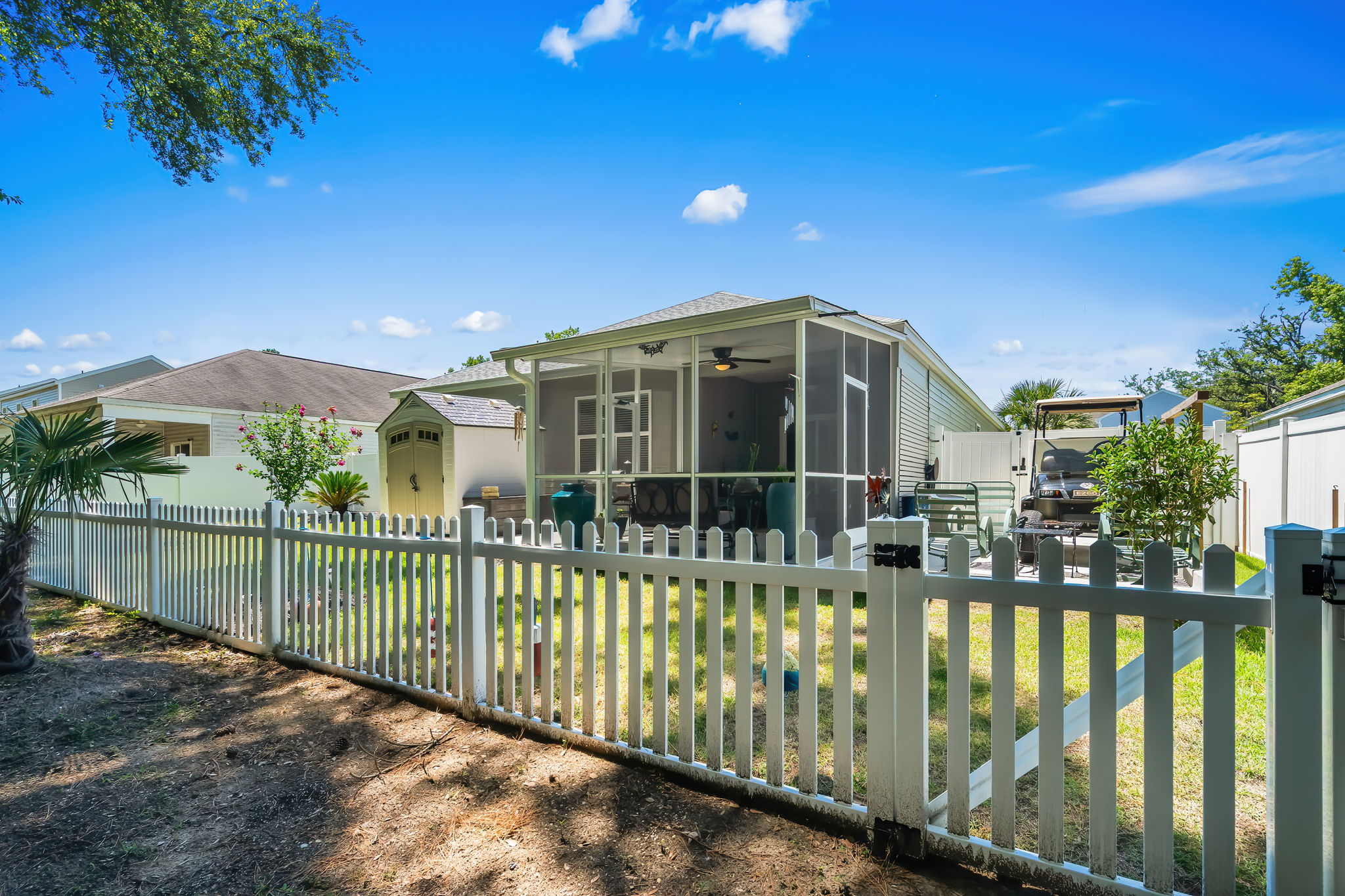 This is a beautifully maintained 4 BR/2BA one level, open concept ranc – image 37
