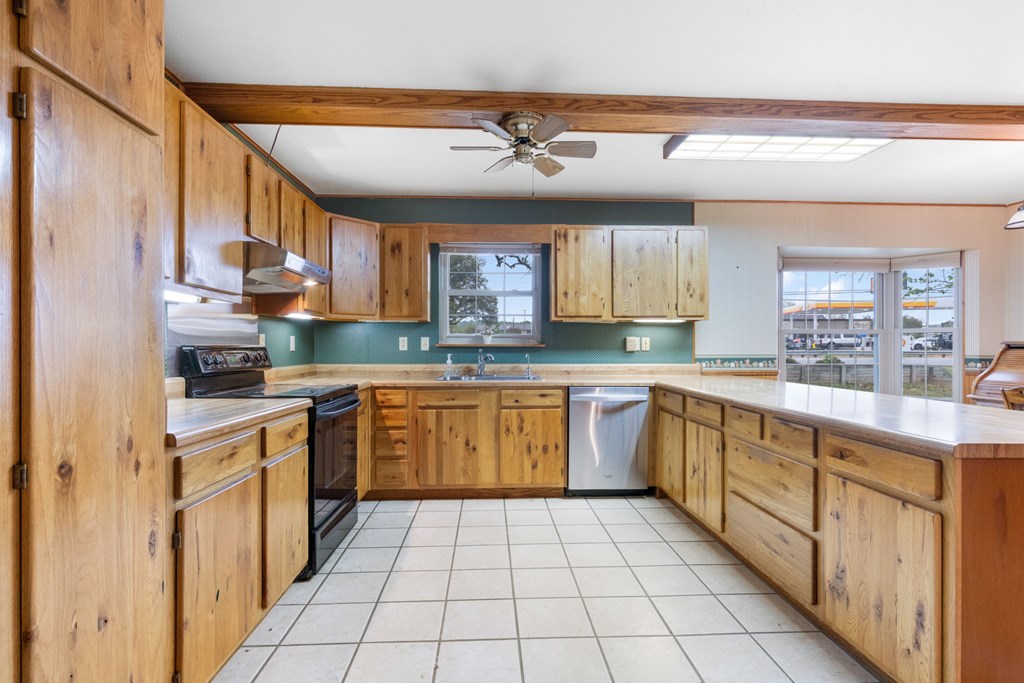 1801 1801 N Llano St, Fredericksburg, Texas, 78624, USA, 3 Bedrooms Bedrooms, ,2 BathroomsBathrooms,Residential,For Sale,1801 N Llano St,104229