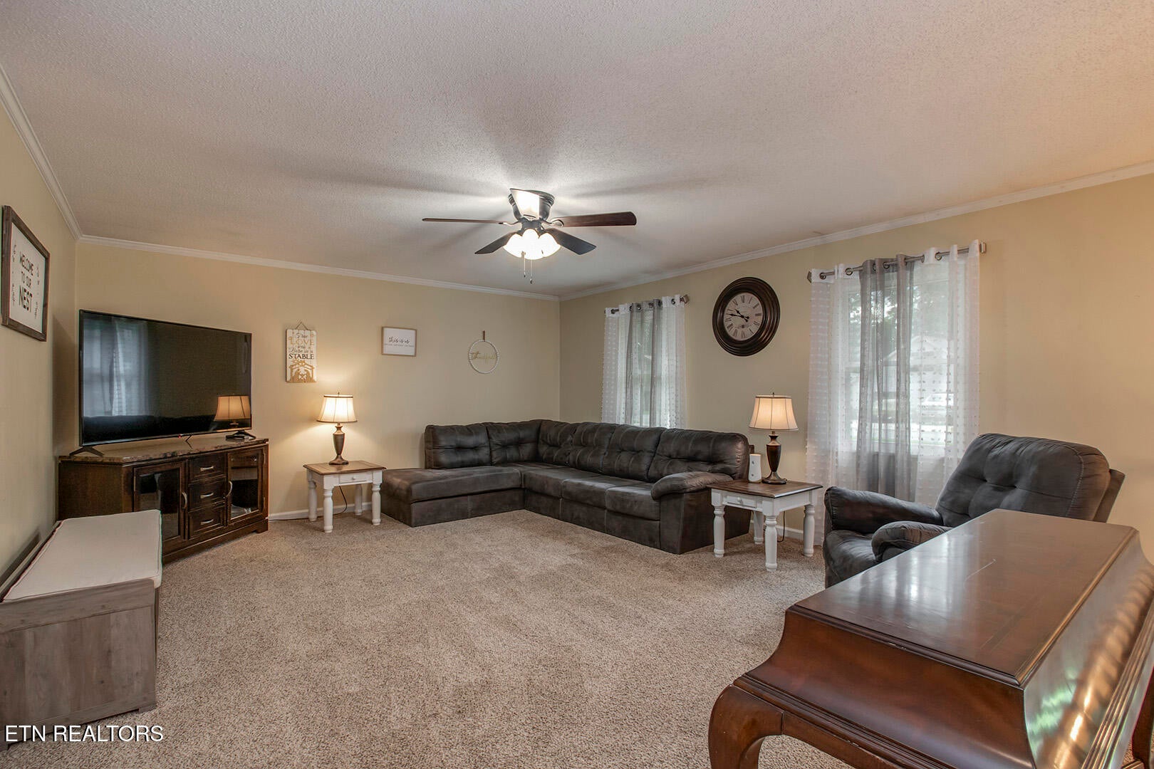 Are you looking for a wonderful home in a desired subdivision in a gre – image 27