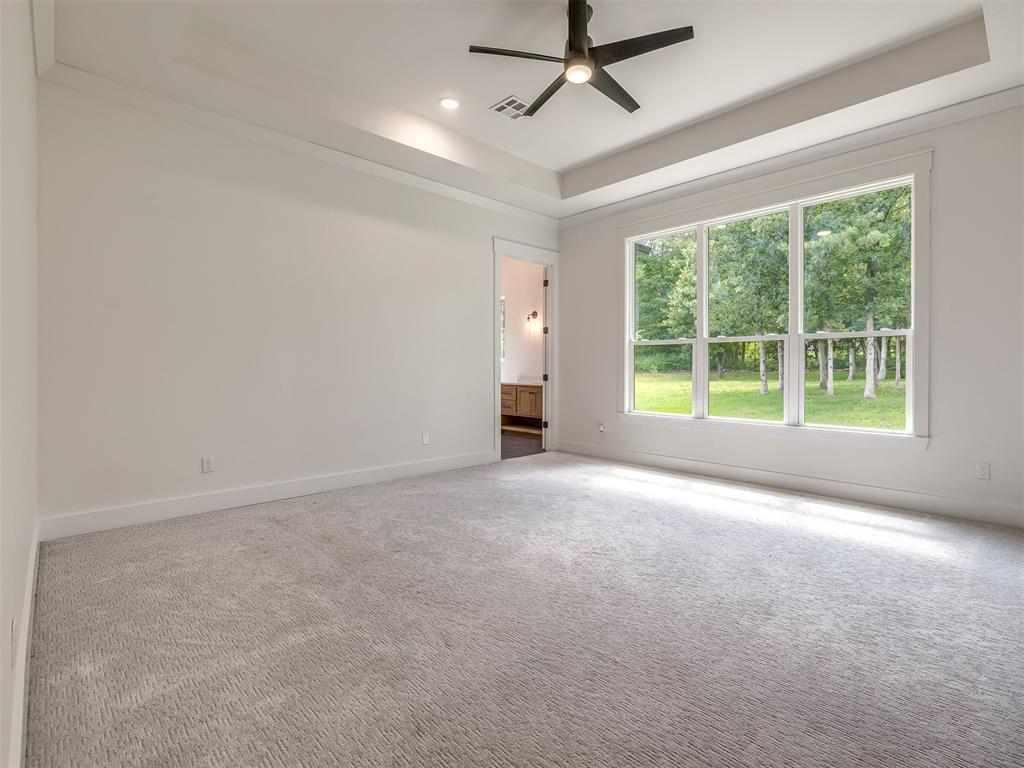 Amid the wooded charm of Arcadia, 12925 Broken Arrow offers a perfect – image 16