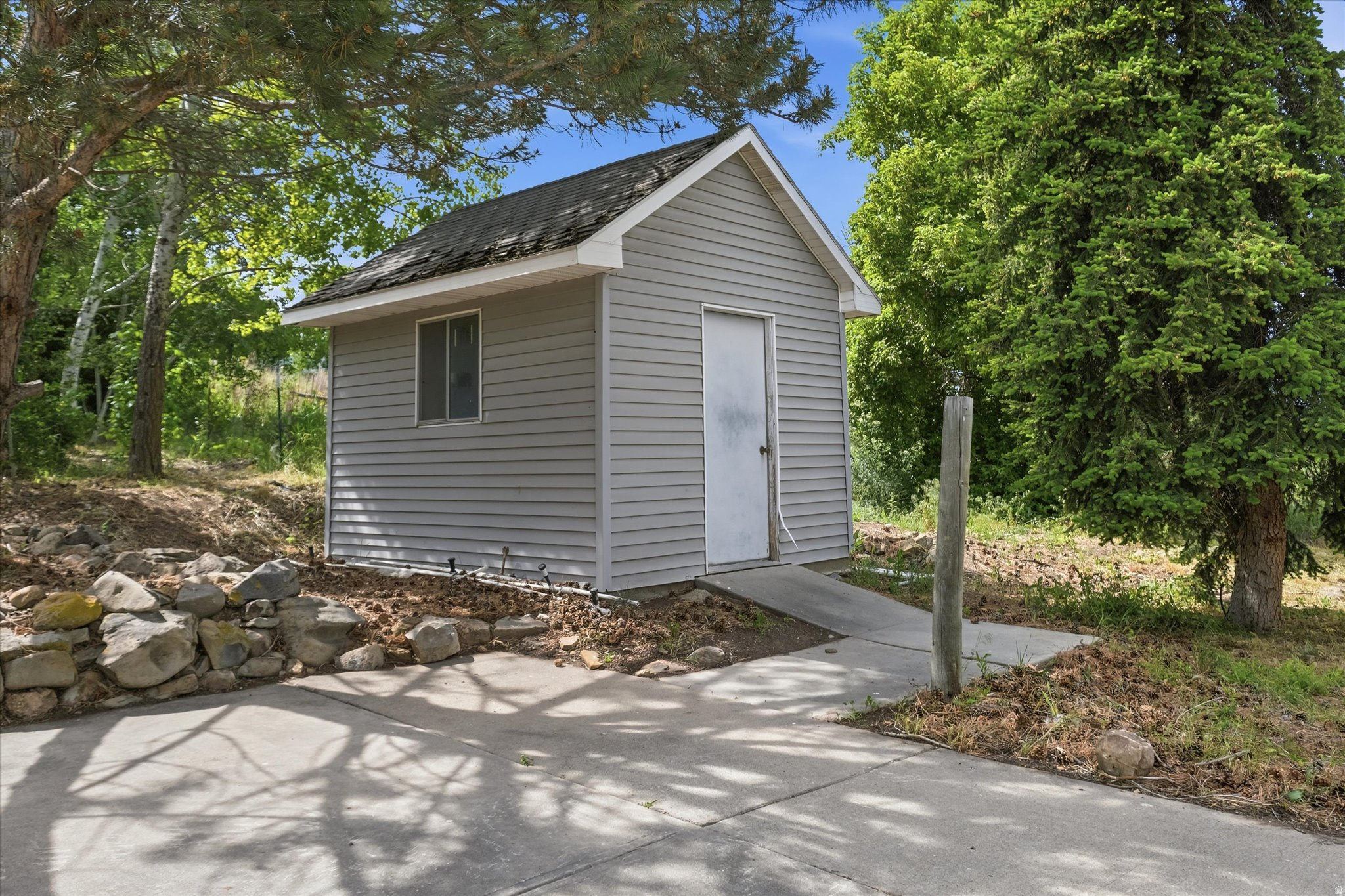 Escape to the Mendon bench where you get the country lifestyle only 15 – image 39