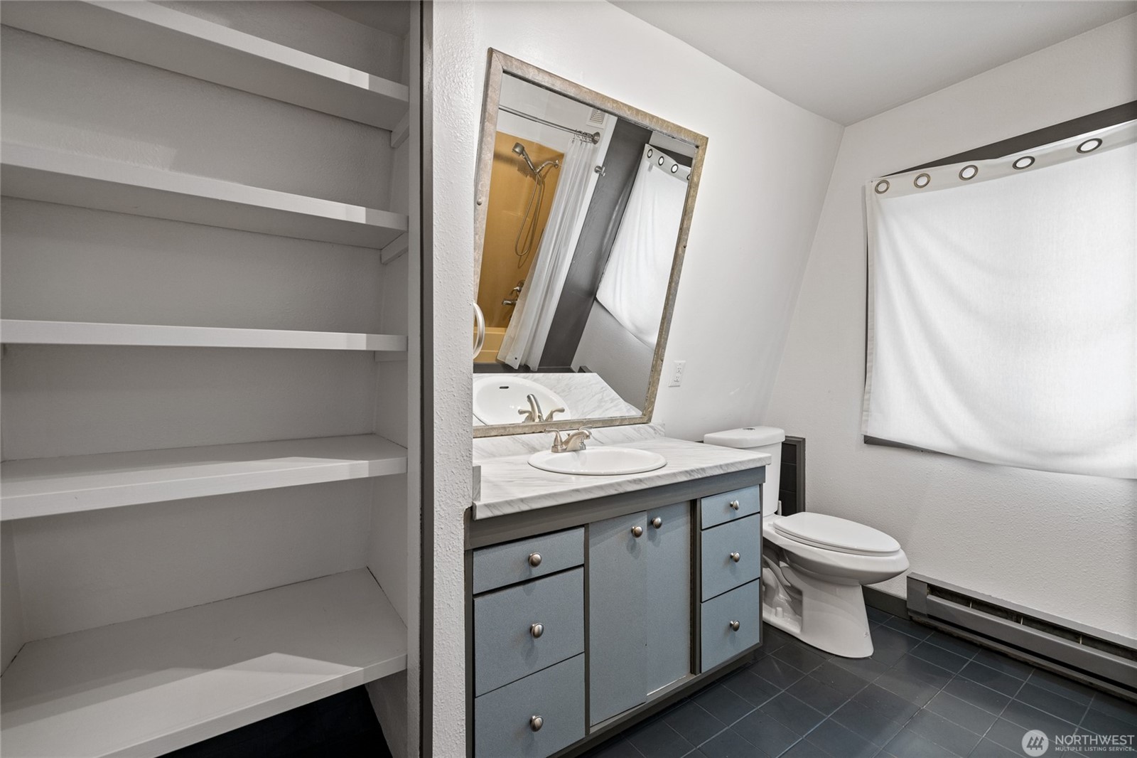 Rare opportunity to enjoy space, flexibility, and income potential on – image 17
