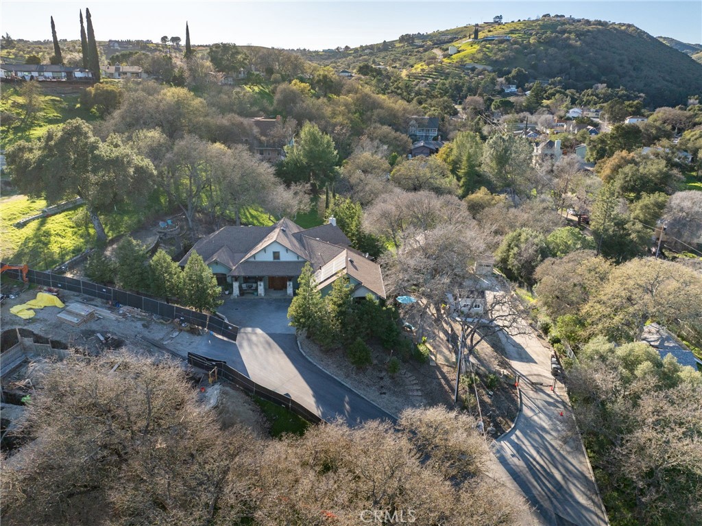 Located on the desirable West Side of Paso Robles, this custom-built 2 – image 66
