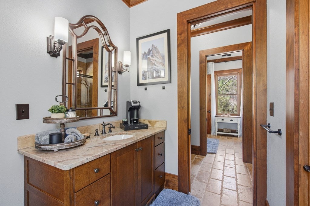 Architectural Mountain Sanctuary on 5+ Private Acres. Experience refin – image 65