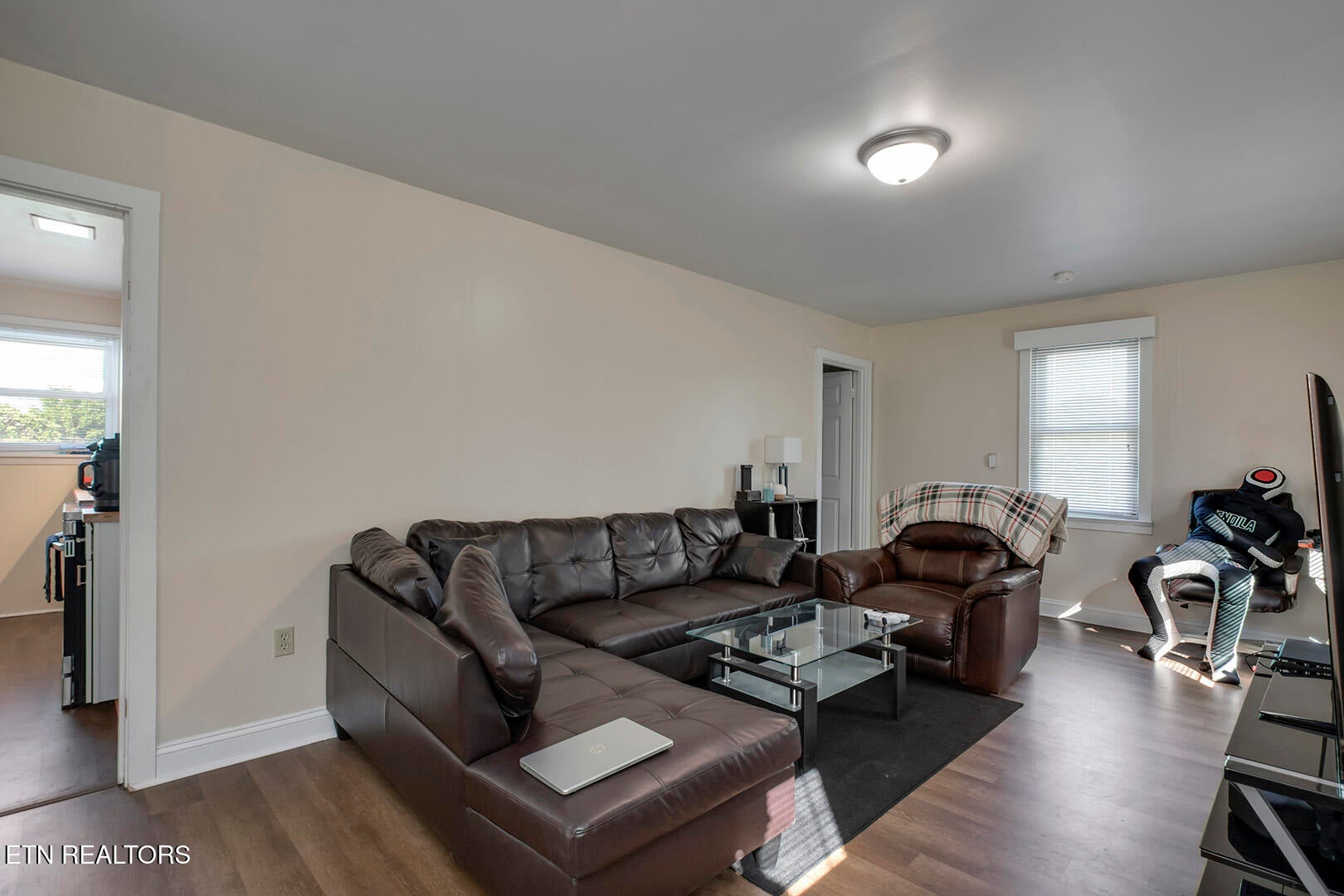 Are you looking for an adorable home with character, comfort, and styl – image 53