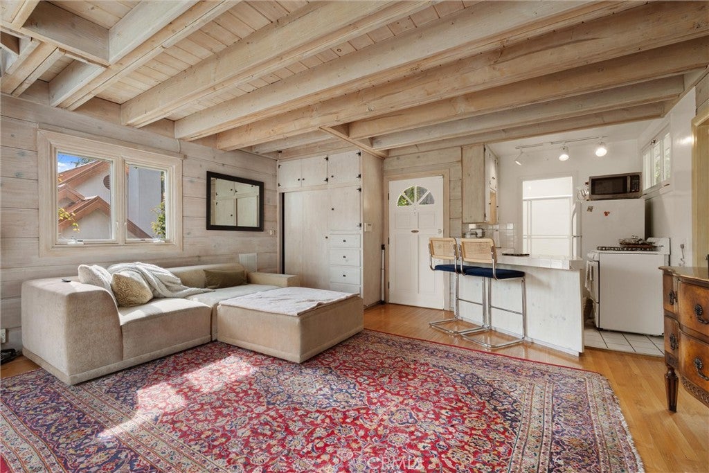 2127 2127 Kress Street, Hollywood Hills, California, 90046, USA, 4 Bedrooms Bedrooms, ,1 BathroomBathrooms,Residential,For Sale,2127 Kress Street,WS26032674