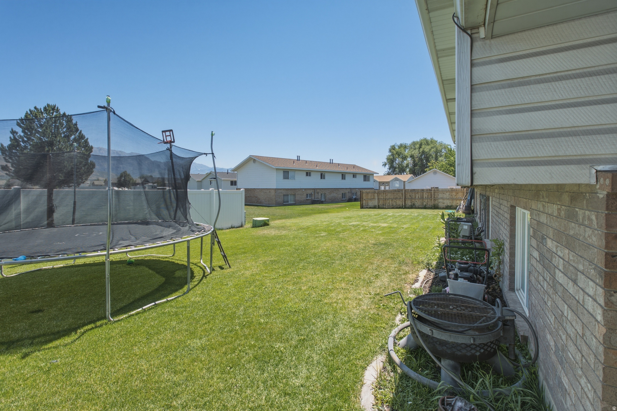 More photos to come. Spacious side-by-side duplex featuring 3 large be – image 19