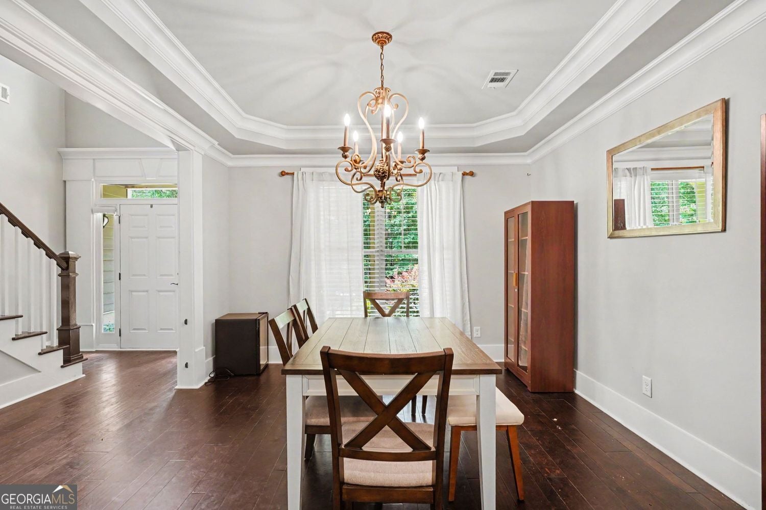 Welcome Home! Beautiful Country Home just waiting for you! Charming fl – image 5