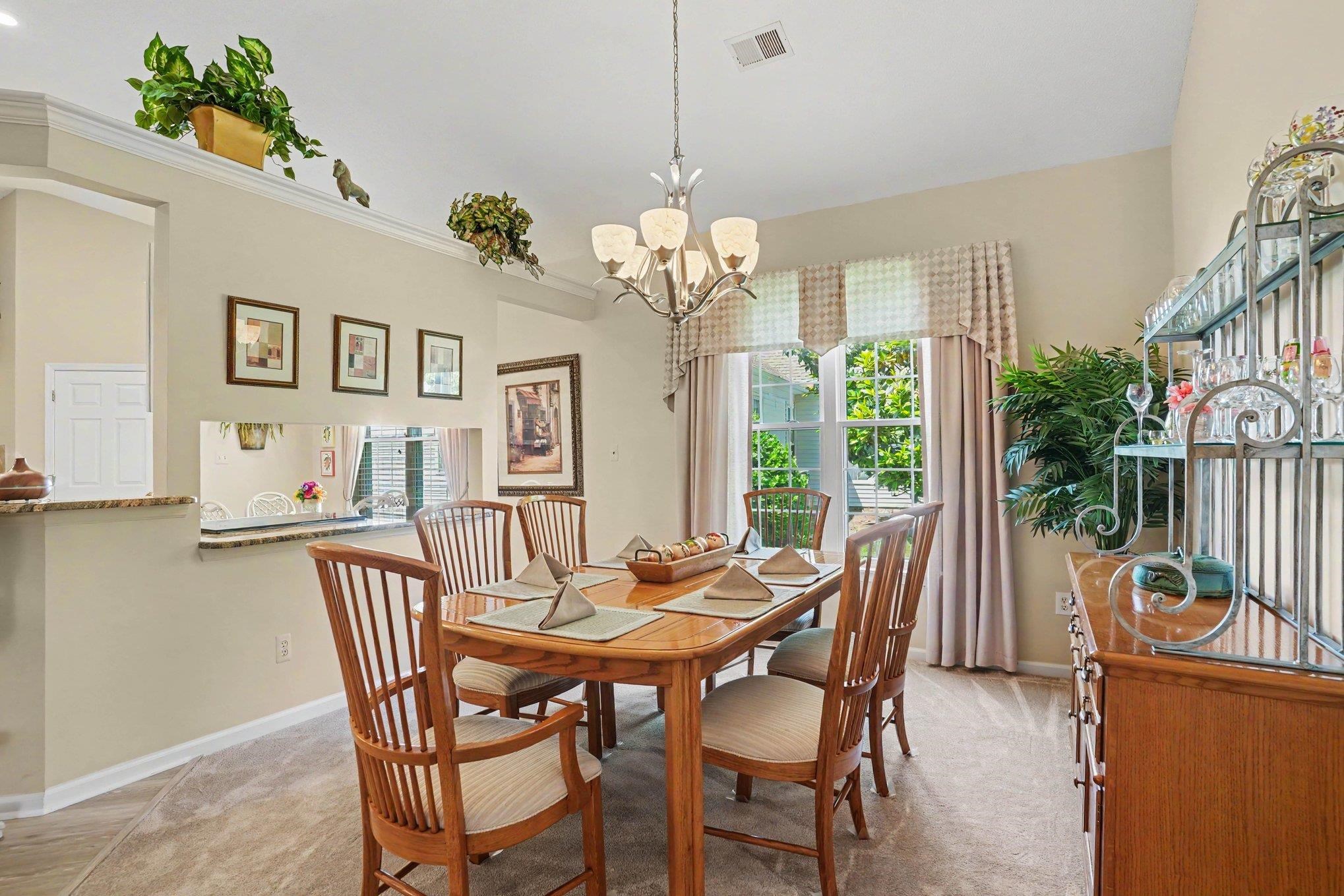 Do not miss this gorgeous updated 3 bed 2 bath single level home locat – image 12