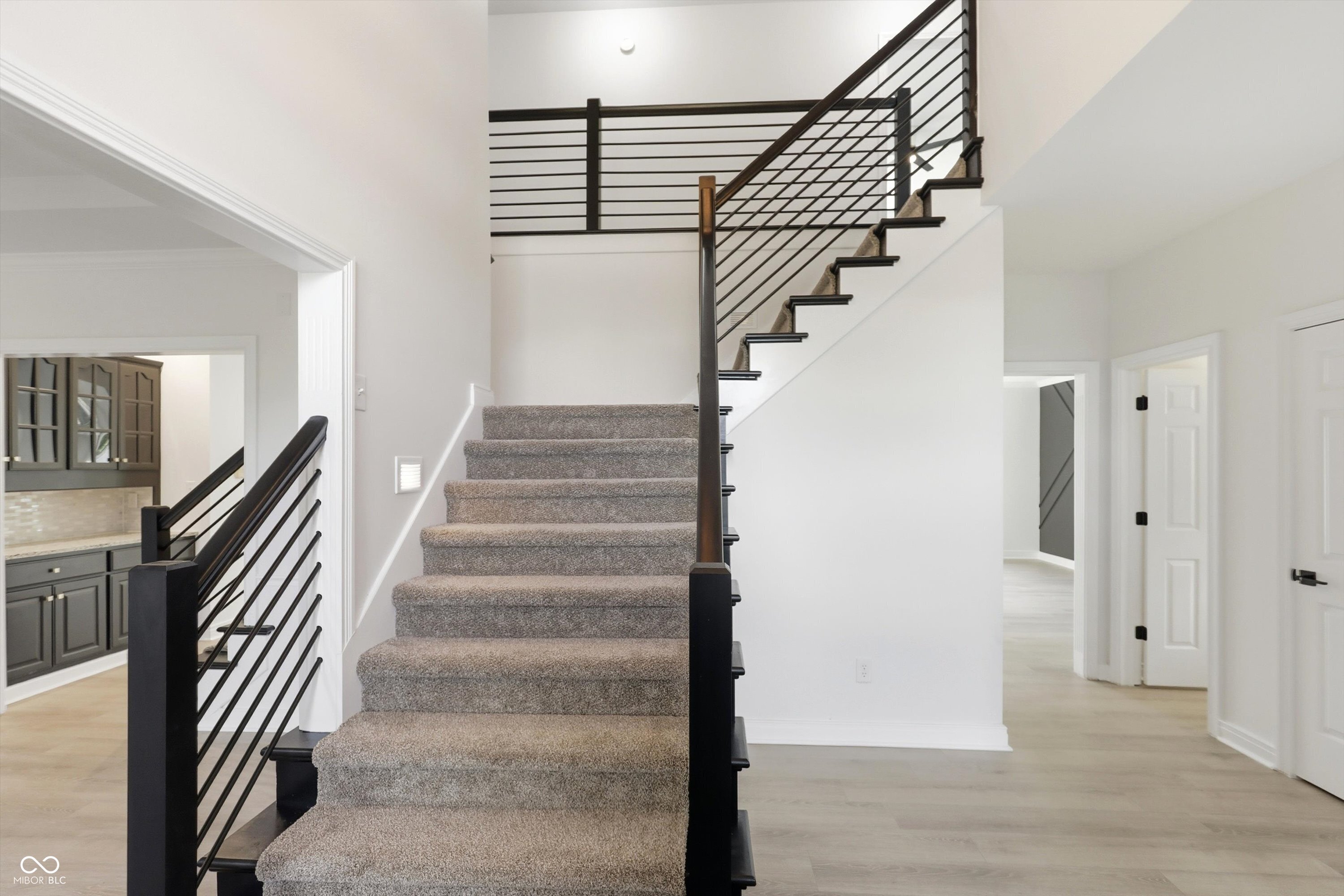 Welcome to this beautifully updated home in the highly sought-after Wa – image 4