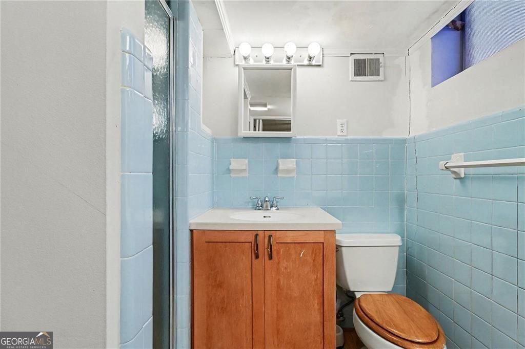 Classic four bedroom ranch in the Lakeside High School district. Step – image 19