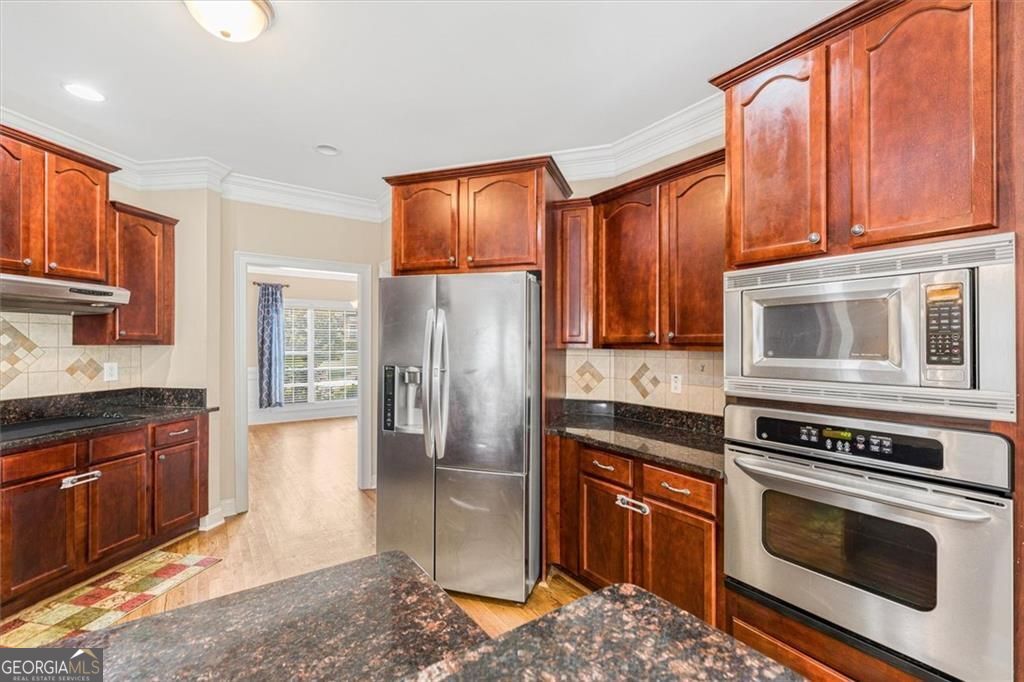 Welcome to 101 Lumby Lane, a stunning 4-sided brick residence in the s – image 33