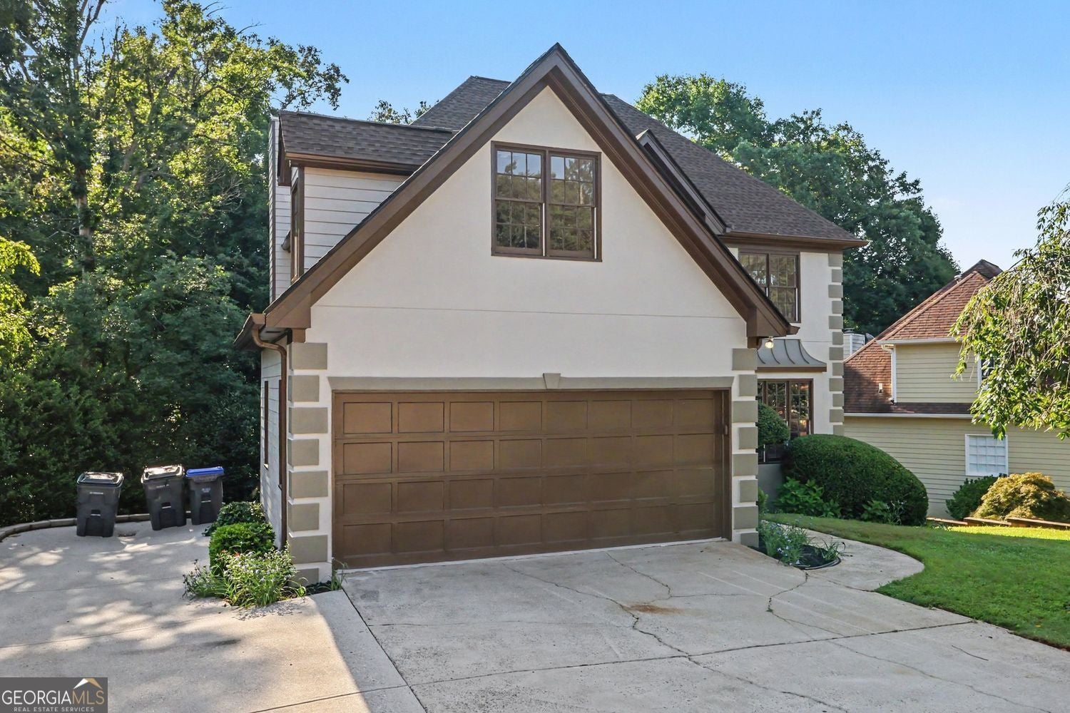 Welcome to a beautifully renovated home featuring a fully finished bas – image 4