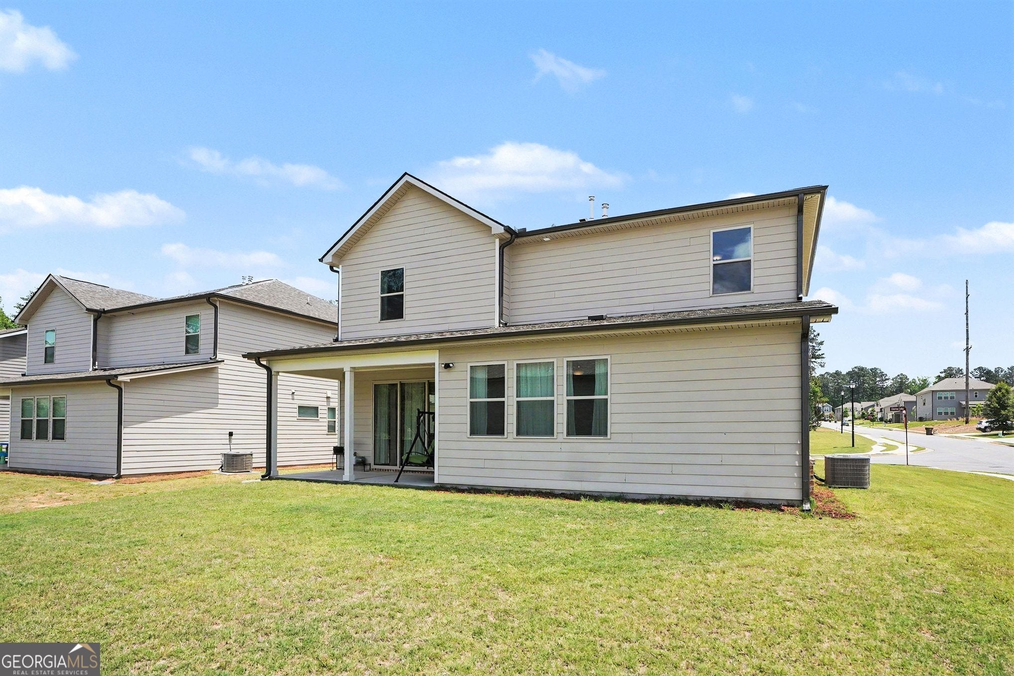 5 BEDROOM/3.5 BATH and over 3100 SF! This lovely like new double cul d – image 35
