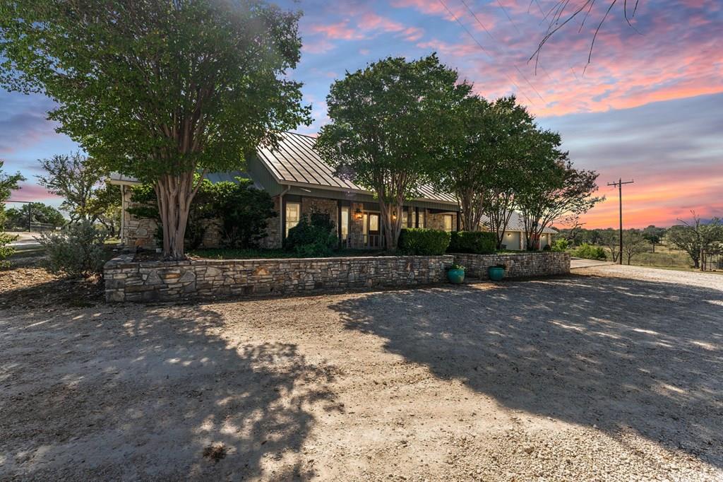 Unrestricted 3-acre property designed with homesteading & self-suffici – image 1