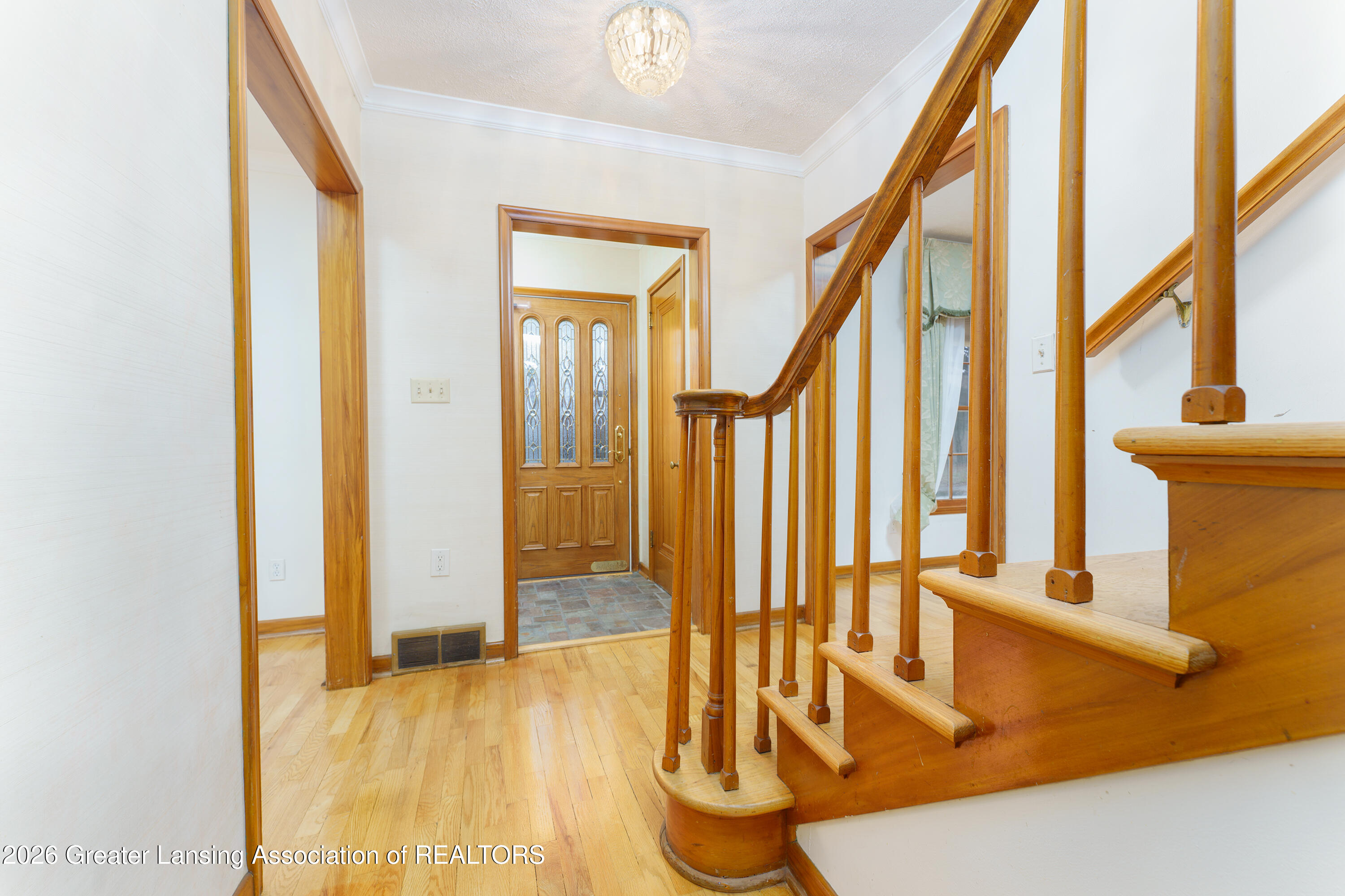 A rare opportunity to score a quintessential Glencairn gem! Gorgeous c – image 8