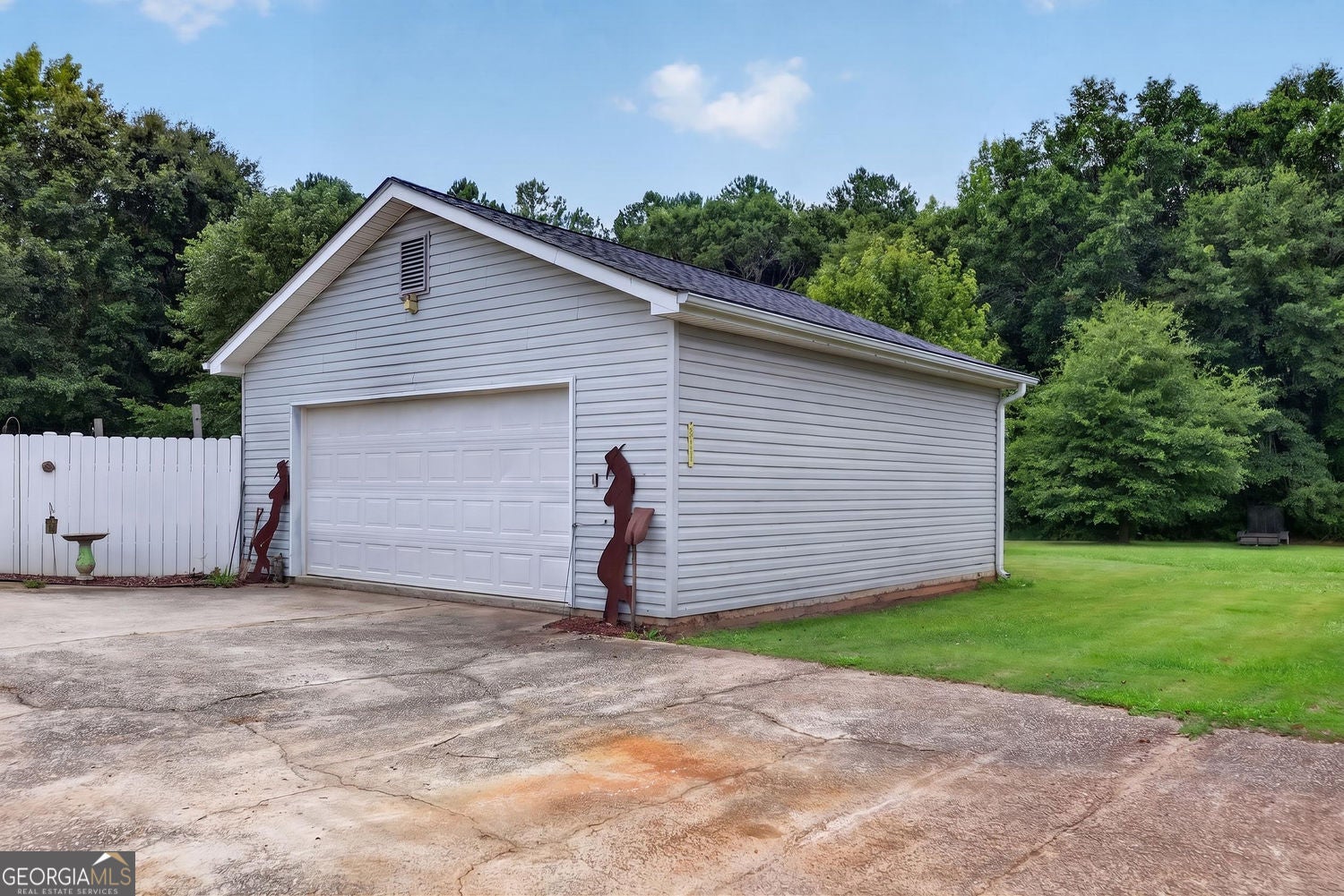 Welcome to your own private retreat in Palmetto, Georgia! Situated on – image 33
