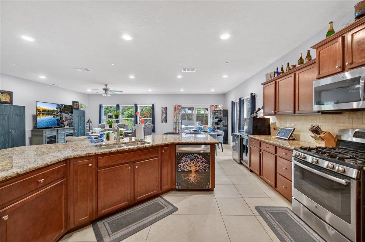 6189 6189 E Farrin Avenue, Fresno, California, 93727, USA, 4 Bedrooms Bedrooms, ,3 BathroomsBathrooms,Residential,For Sale,6189 E Farrin Avenue,5803862b-2863-4d61-8307-cee7be