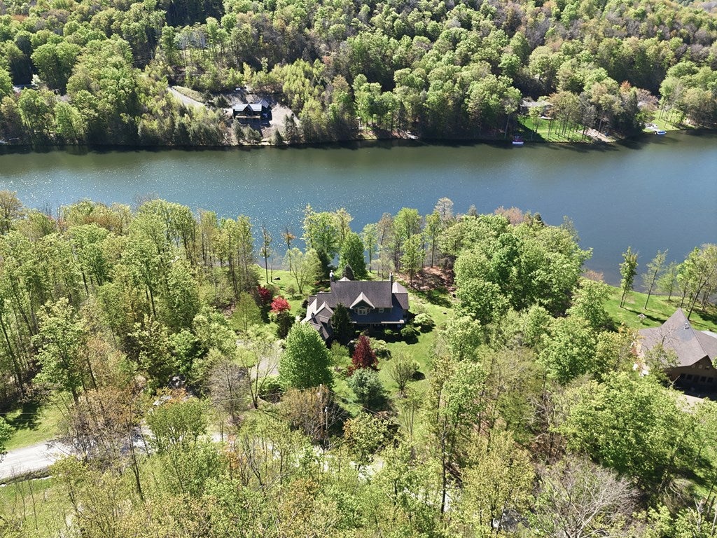 530 530 Lakeside Dr, Sayre, Pennsylvania, 18840, USA, 5 Bedrooms Bedrooms, ,3 BathroomsBathrooms,Residential,For Sale,530 Lakeside Dr,77e58269-3500-43d4-b59e-bebe30