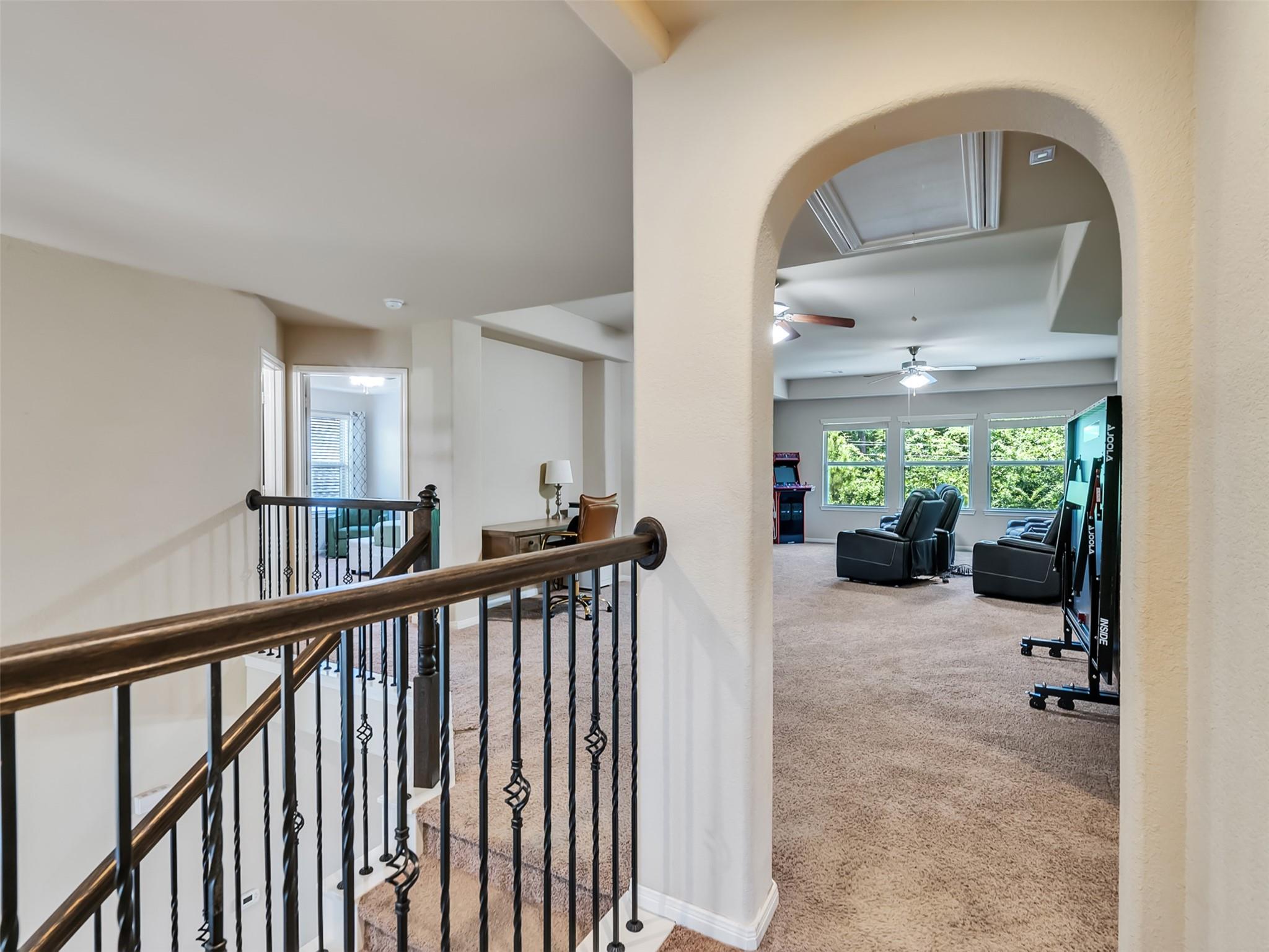 Nestled in a friendly community, this 4-bed, 3.5-bath home offers a pe – image 32