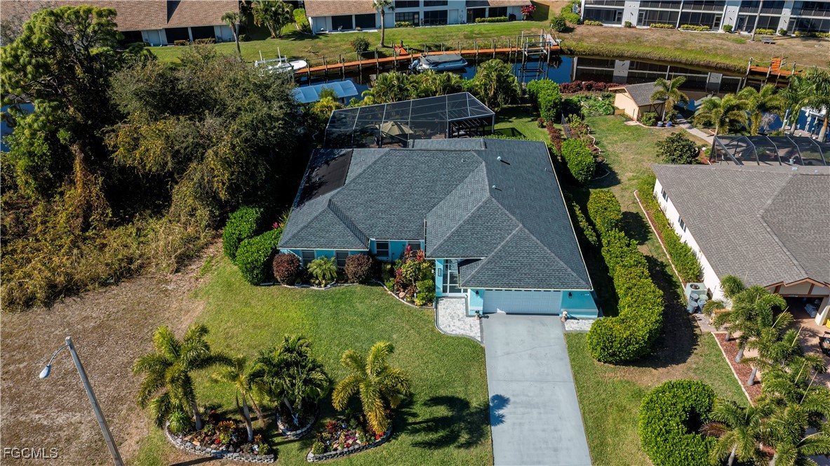 Welcome to your future GULF ACCESS HIDDEN GEM OF A home in the charmin – image 44