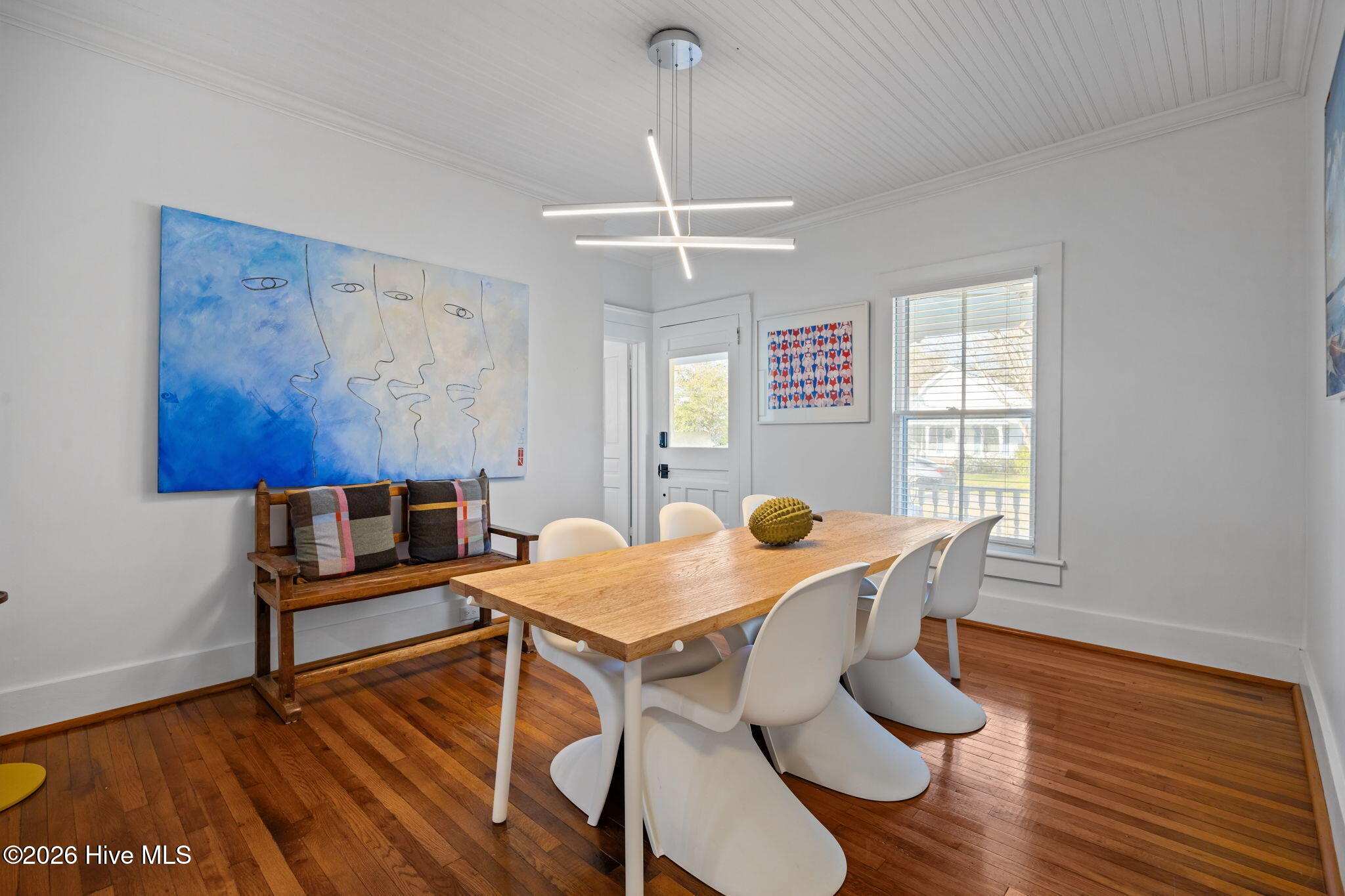 This Historic Home comes furnished with 2 Maritime Painting all other – image 4