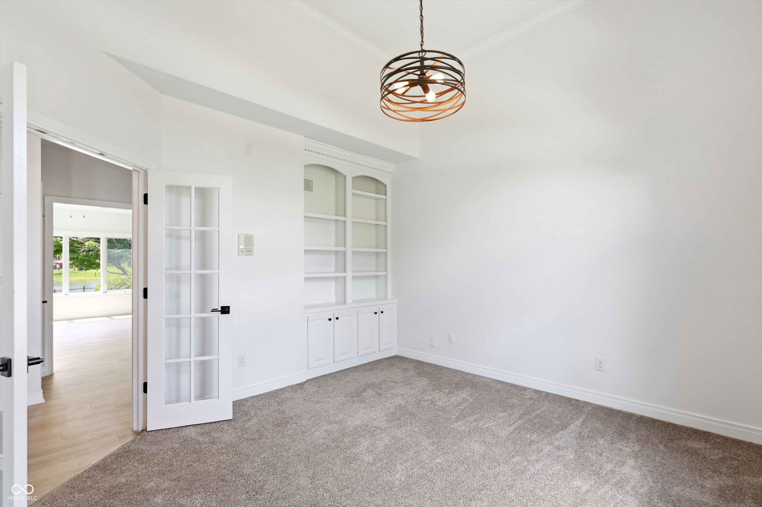 Welcome to this beautifully updated home in the highly sought-after Wa – image 34