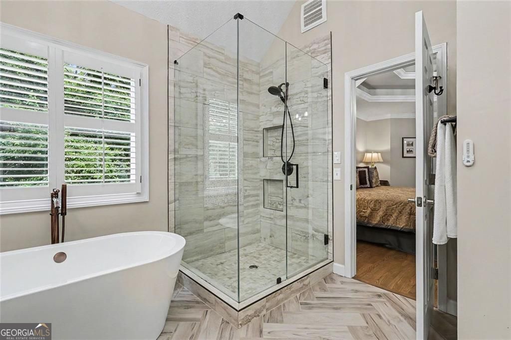 Welcome to this stunning home in beautiful Grayson, Georgia. Professio – image 29