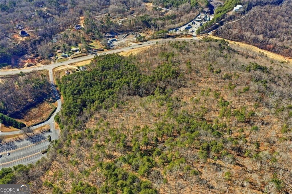 A mountain retreat in the heart of Forsyth. This extraordinary 6+ acre – image 17