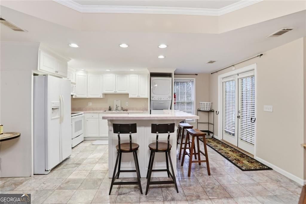Seller willing to contribute up to $15,000 in seller concessions with – image 38