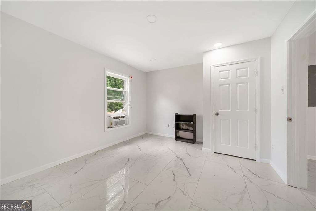 Just listed in the sought-after Arbors at Old Peachtree subdivision! T – image 30