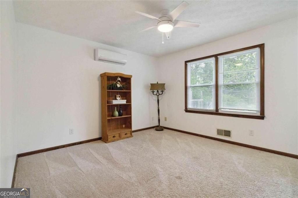 One plus acre in Milton! Purchase this ranch home that is located in c – image 18