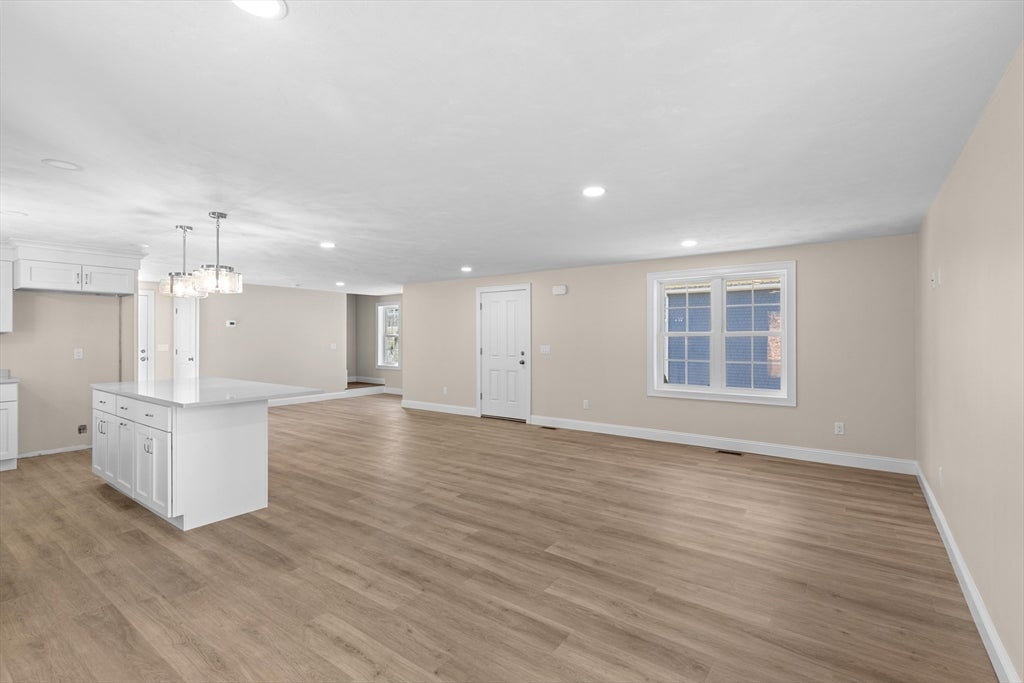 New is Nice! Beautifully done free standing home in Ocean Village a co – image 5