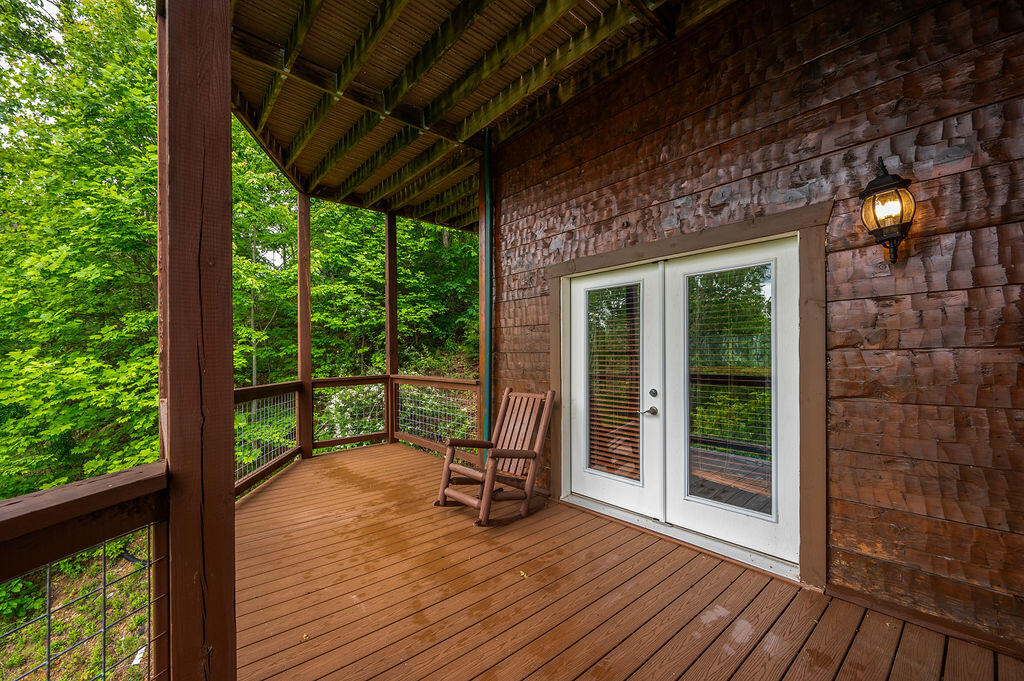 725 725 Big Bear Ridge Road, Gatlinburg, Tennessee, 37738, USA, 5 Bedrooms Bedrooms, ,6 BathroomsBathrooms,Residential,For Sale,725 Big Bear Ridge Road,308006