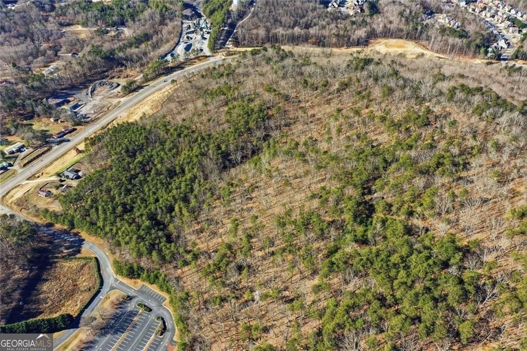 A mountain retreat in the heart of Forsyth. This extraordinary 6+ acre – image 18
