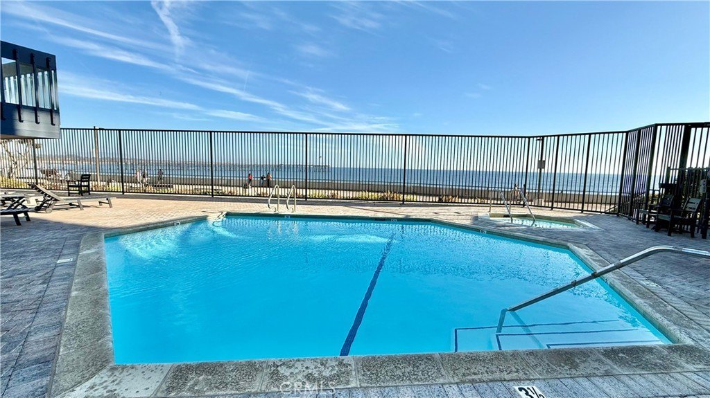 350 350 Paseo De Playa 113, Ventura, California, 93001, USA, 2 Bedrooms Bedrooms, ,1 BathroomBathrooms,Residential,For Sale,350 Paseo De Playa 113,CV25243927