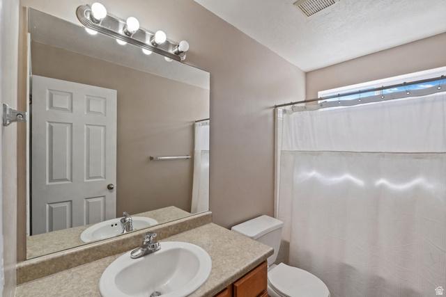 Welcome to 595 Banbury Circle, a well-maintained split-level home loca – image 9