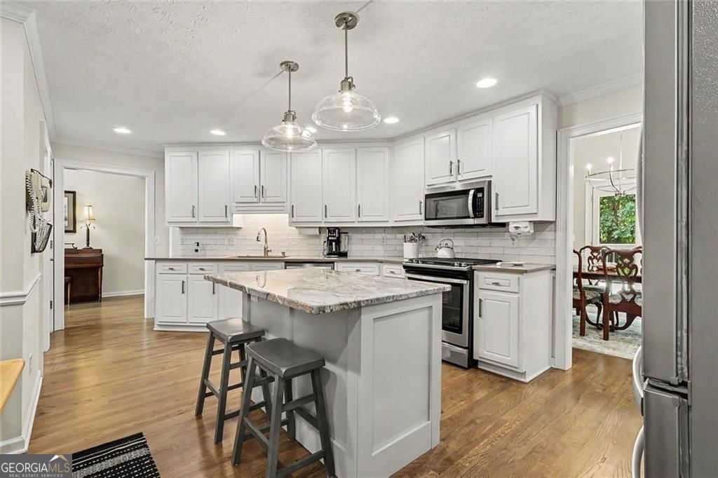 Welcome to this stunning home in beautiful Grayson, Georgia. Professio – image 14