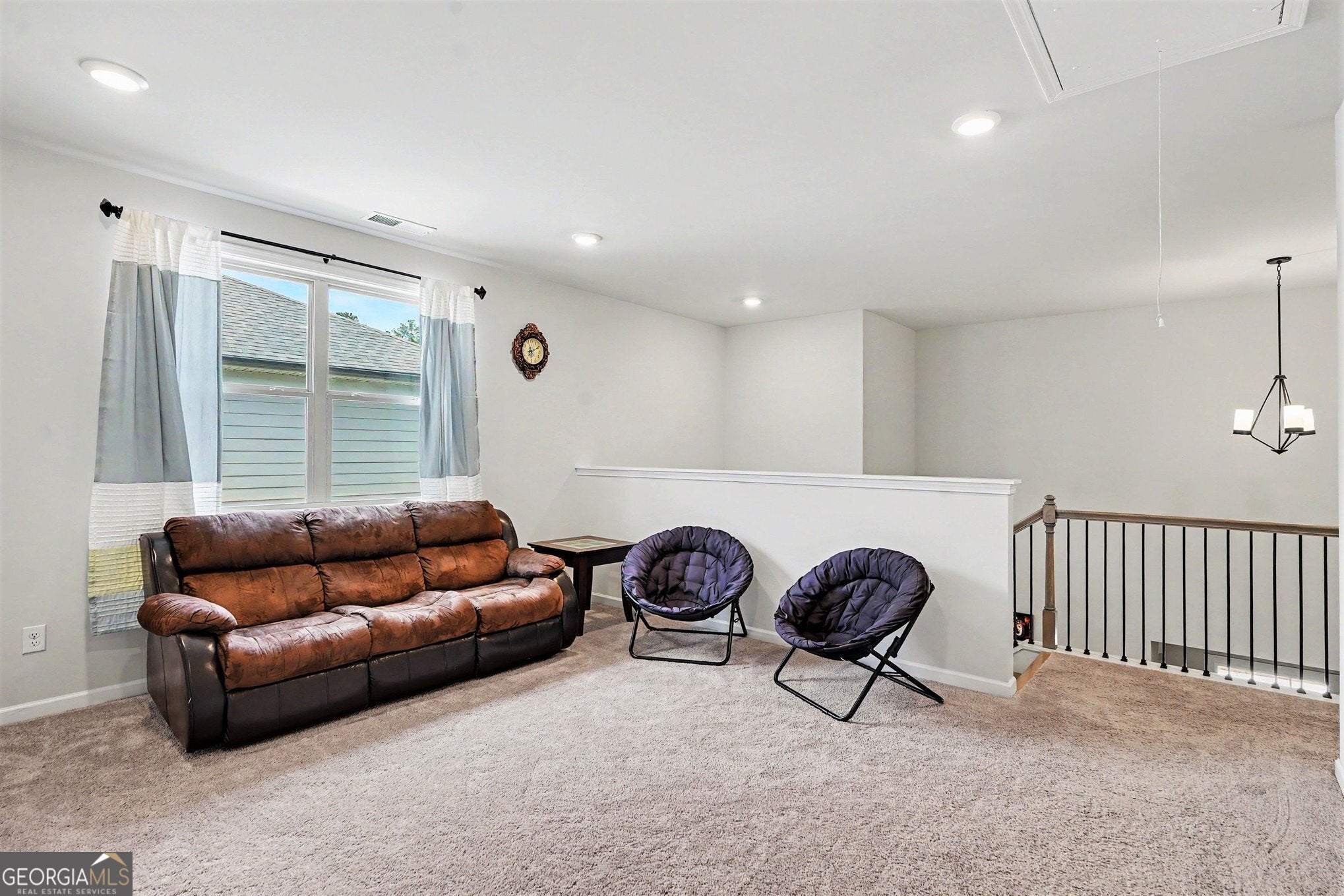 5 BEDROOM/3.5 BATH and over 3100 SF! This lovely like new double cul d – image 26